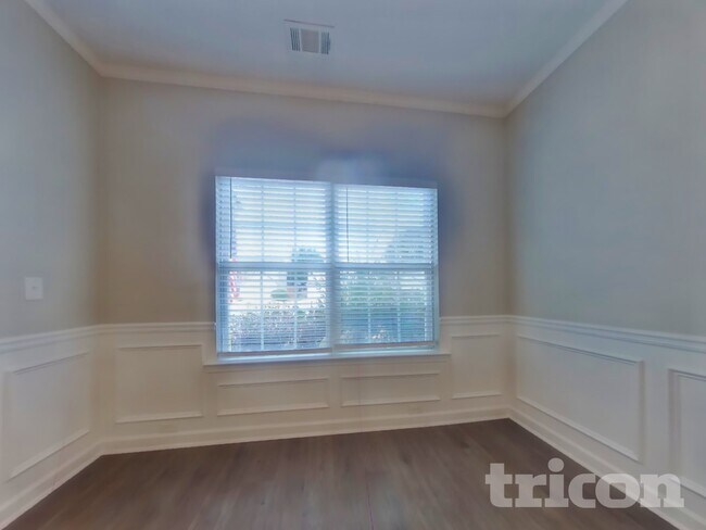 Photo - 422 Norton Xing