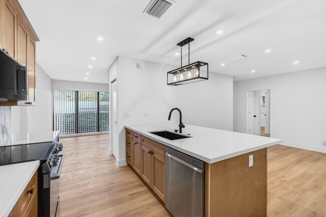 Photo - 2 BEDROOMS 1 BATHROOM!