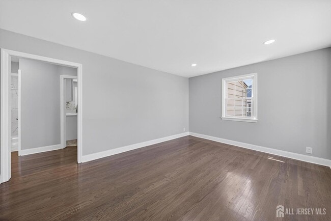 Photo - 125 E Cherry St