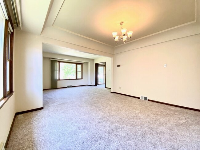 Building Photo - 3914 S 1st St Unit 3914