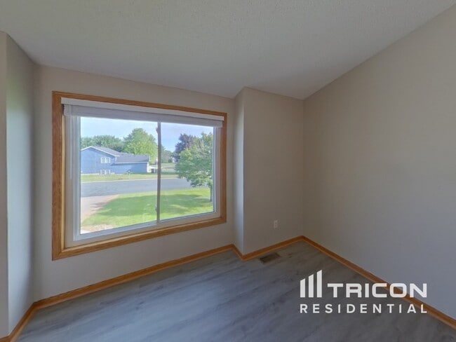 Photo - 2094 French Trace Ave