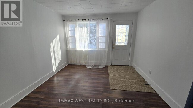 Photo - 328 Little Ave