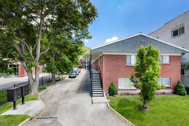 Building Photo - The Park Spring Rental