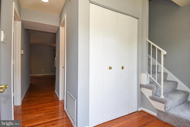 Building Photo - 14 Fenceline Dr