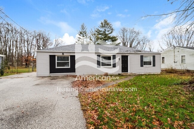 Building Photo - 32 Hitchcock Ln