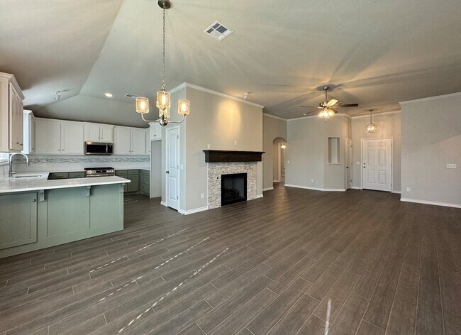 Photo - 9312 Pear St