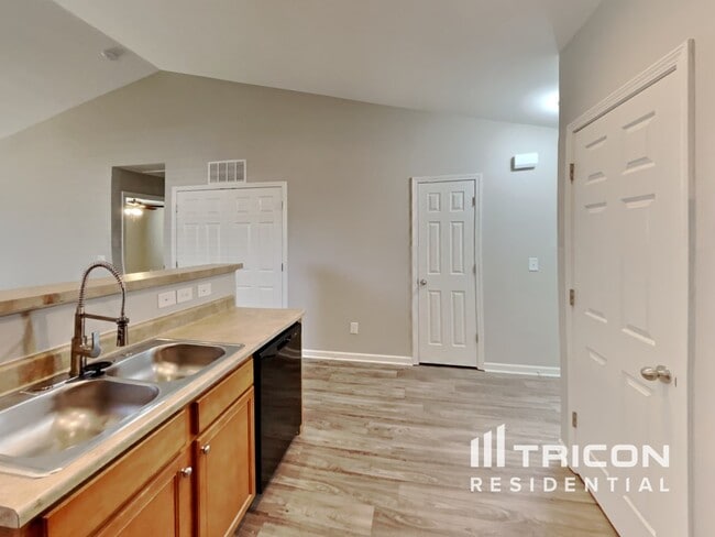 Photo - 304 Kendall Dr