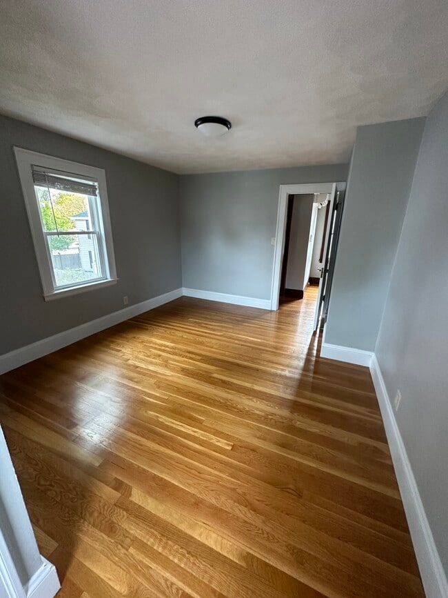Building Photo - 235 Ashcroft Rd Unit 1 Rental