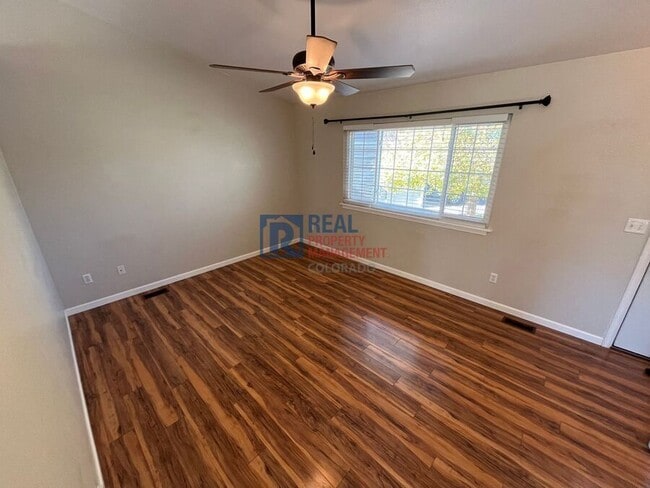 Photo - 4000 Dove Ln