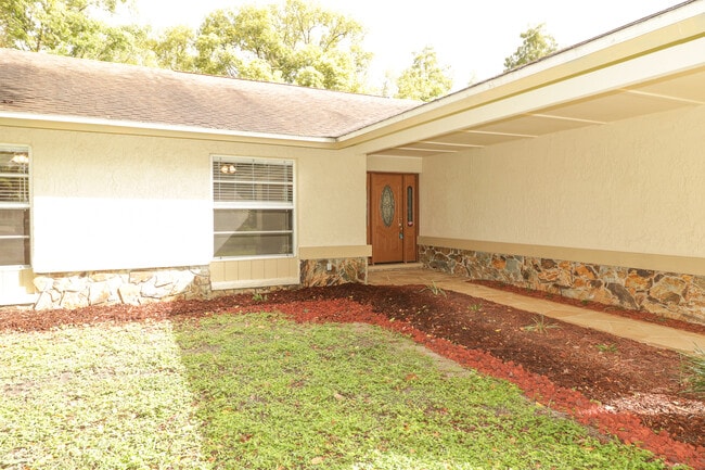 Building Photo - 306 N Bay Hills Blvd Rental