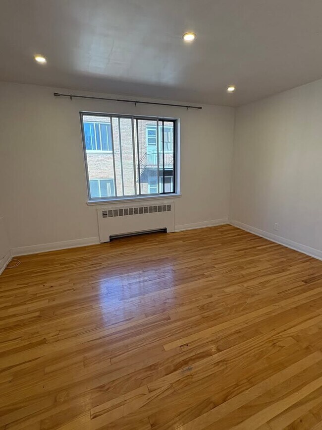 Photo - 4940 Edouard Montpetit Blvd Unit 11