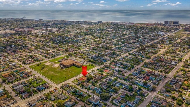 Photo - 1413 53rd St