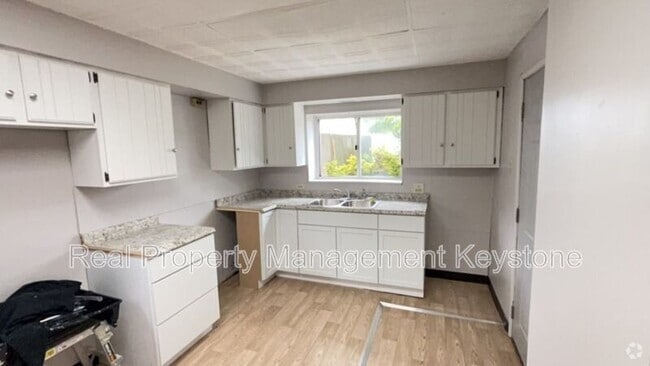 Building Photo - 630 Margaret St Rental