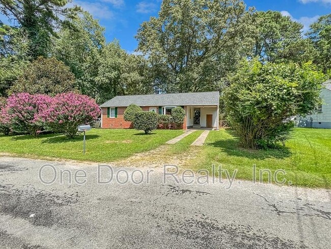 Building Photo - 703 Maupin Pl