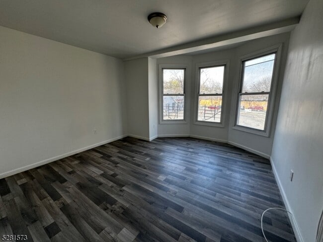 Photo - 125 W Broadway