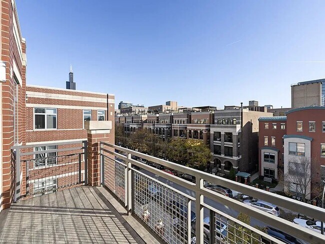 Photo - 1060 W Monroe St