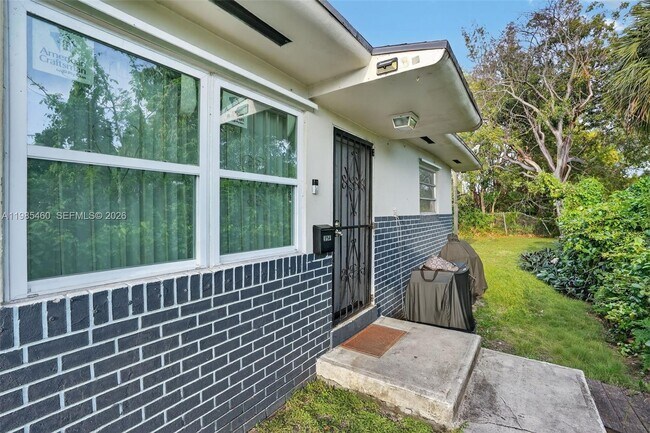 Photo - 4521 NW 14th Ave Unit 4521