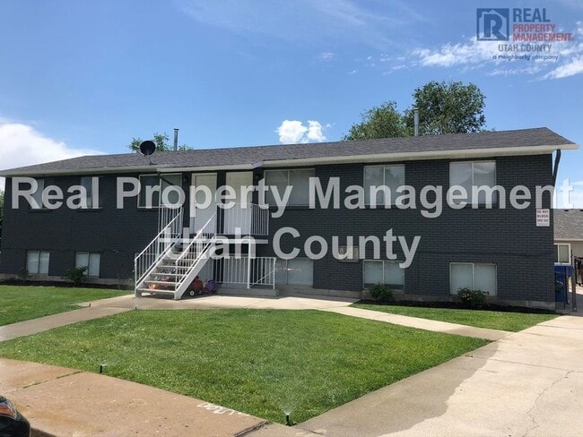 Photo - 1056 Ellen Cir House
