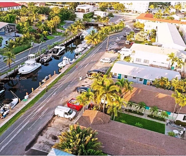 Building Photo - 3208 Canal Dr Unit 2