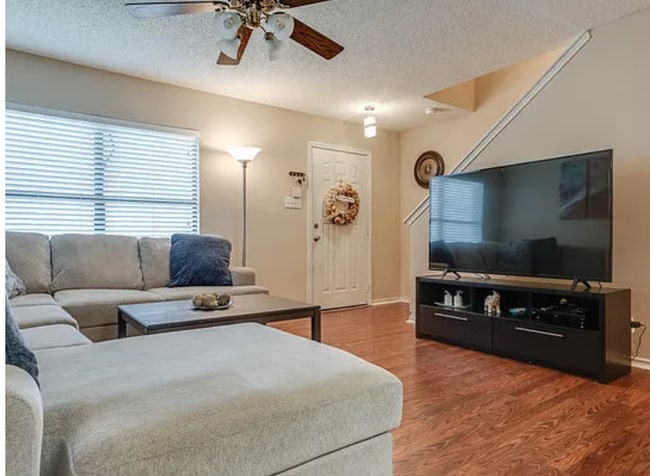 Living Room - 9410 Kenton Hl