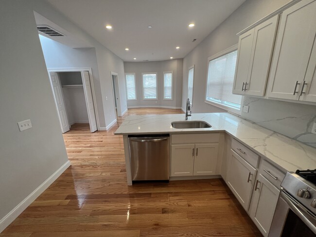 Photo - 126 Cross St Unit 6