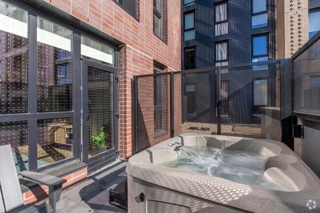 4BR, 2BA Lite - 1081SF - Patio with Whirlpool