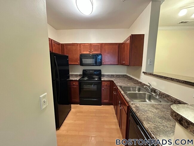 Building Photo - 311 Lowell St