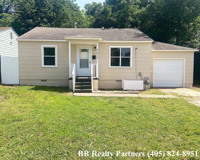 Building Photo - 4620 E 4th St