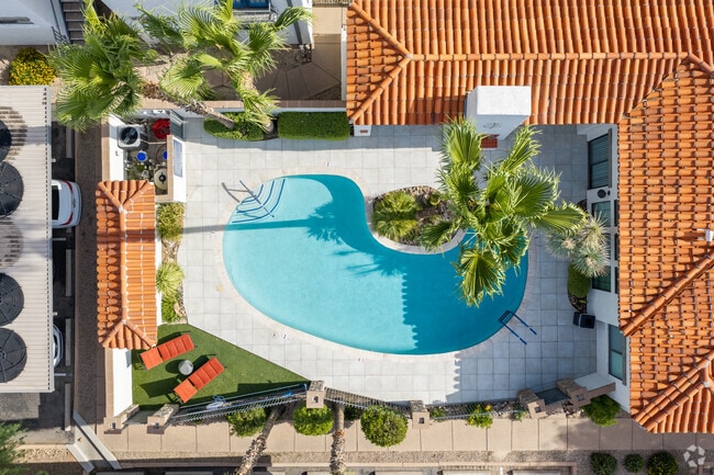 Photo - Cortland Las Casas