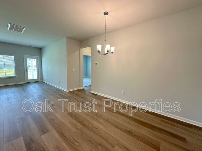 Photo - 121 Old Grand St