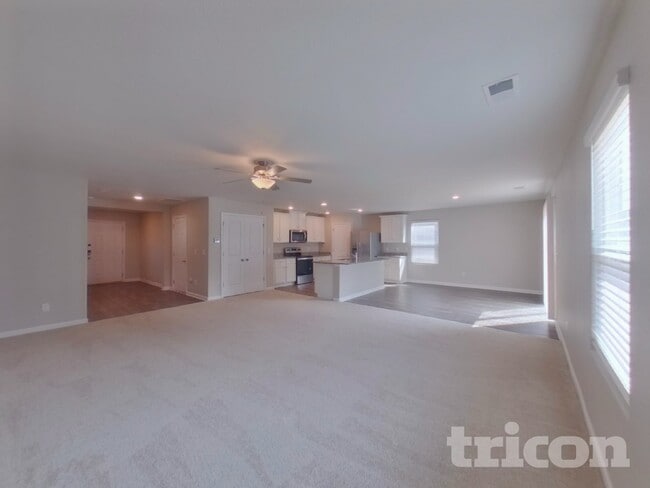 Photo - 2170 Southlea Dr