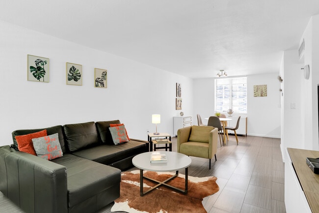Photo - 1732 Meridian Ave Unidad 202 Rental