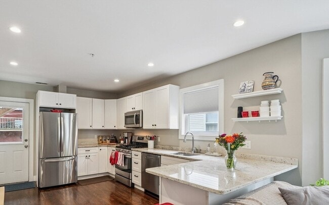 Building Photo - 40 Stockton St Unit 1 Rental