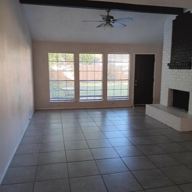 Photo - 9610 Wellsworth Dr