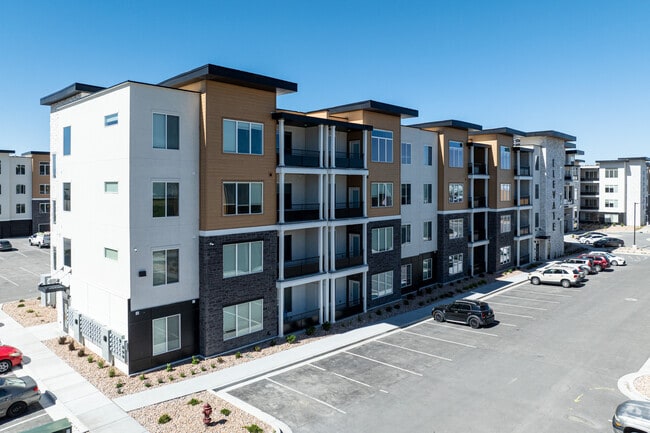 Building Photo - Elevate At 620