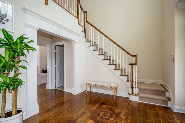 Photo - 14 Old Hollow Ln