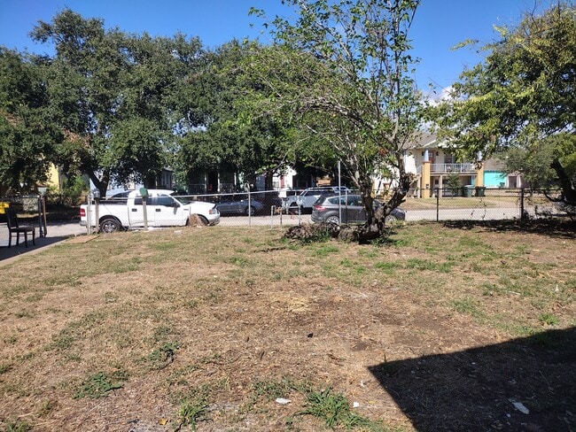 Photo - 5407 Avenue R 1/2