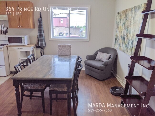 Photo - COZY 3 BED/1 BATH - WEST END PLUS HYDRO, G... Unit 4