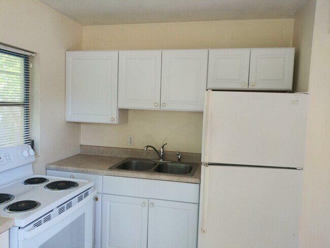 Photo - 605 S Summerlin Ave