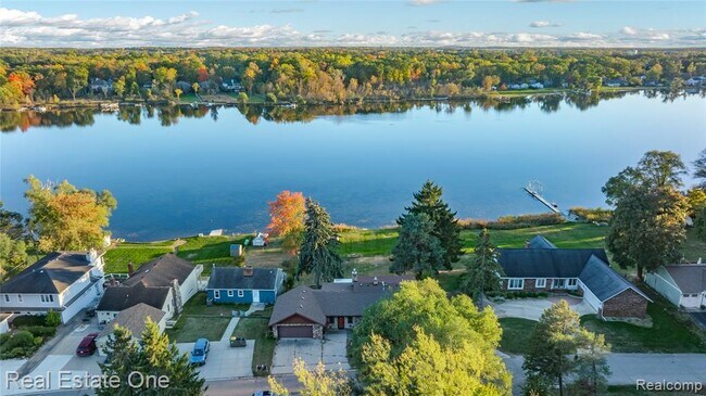 Photo - 2739 Lakeridge Ave