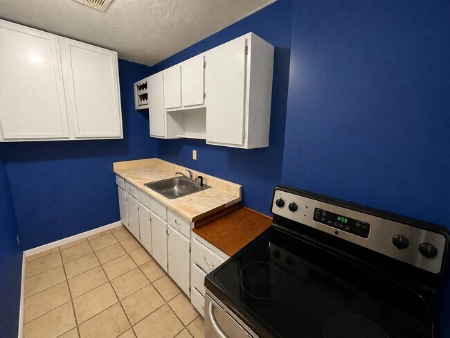 Photo - 6427 Woodstone Ter Unit B