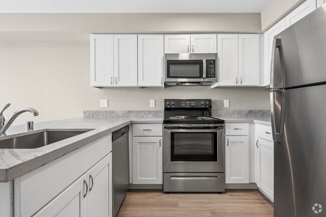 1BR, 1BA - 588SF - Kitchen - North Gateway Apartments