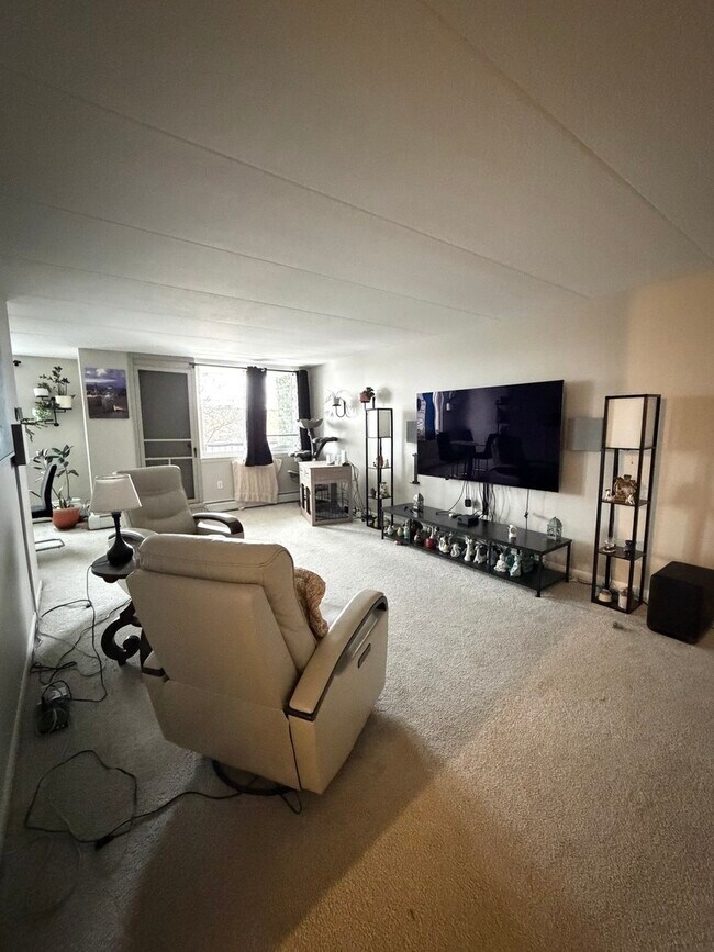 Photo - 225 S Rohlwing Rd