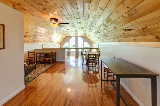 Building Photo - 2109 Dunk Hill Rd