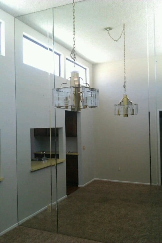 Kitchen Entry Bar Sink - 47900 Oasis Ct Unit Spacious with Mtn Views