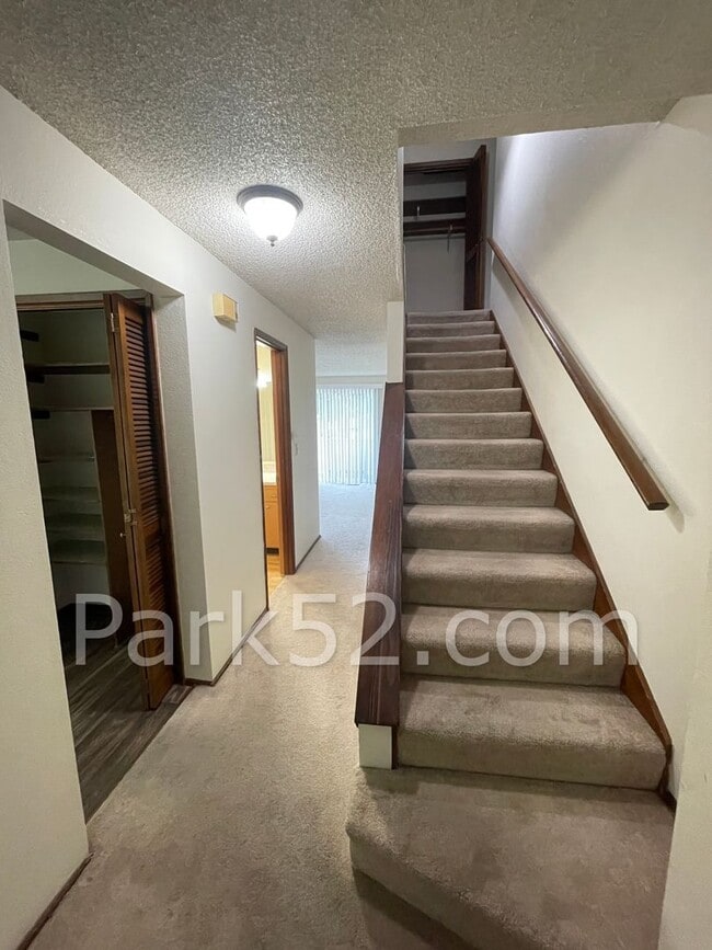 Photo - 2 Bedroom Townhome in Fircrest! Unit 1446 - #4