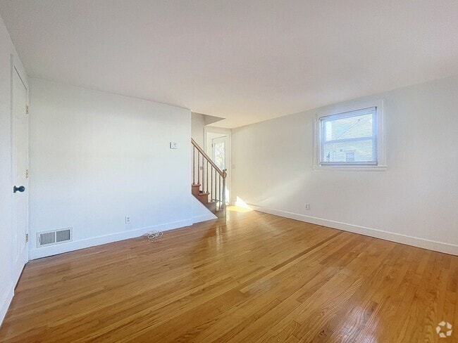 Building Photo - 4 Marlon Pl Unit B Rental