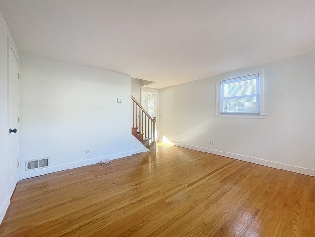 Photo - 4 Marlon Pl Apartments Unit B