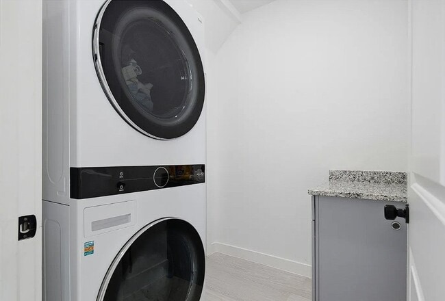 Photo - 1469 Elmwood Ave