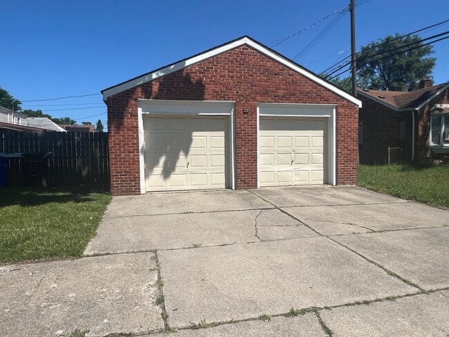 Photo - 13747 Vassar Dr